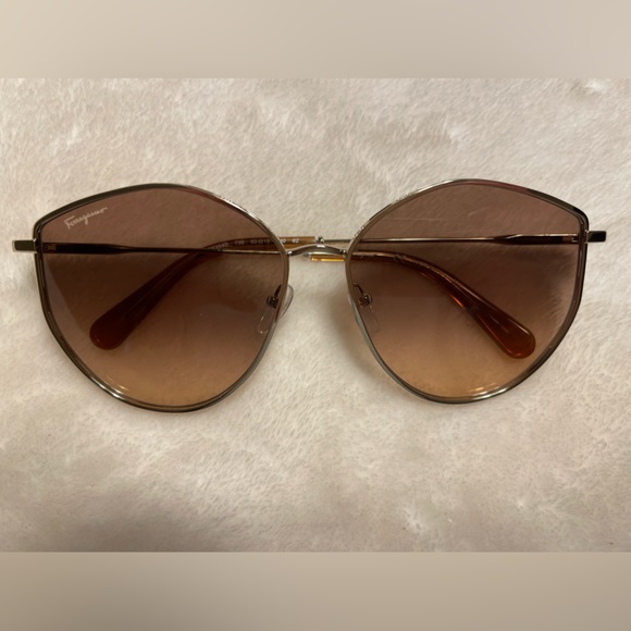 Salvatore Ferragamo SF264S 796 GOLD/CARAMEL - Picture 3 of 9